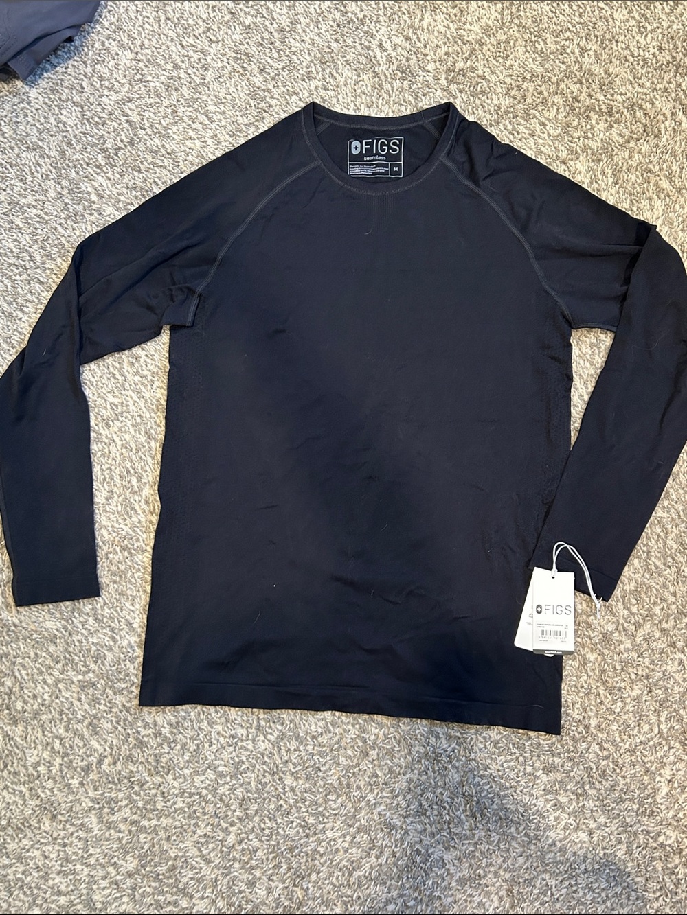 FIGS Men's Seamless Makato Long Sleeve Under Shirt - Black